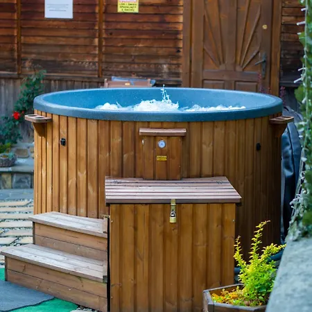Bylinkowa Jacuzzi & Sauna Chalet Poronin