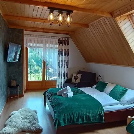 Bylinkowa Jacuzzi & Sauna Chalet *